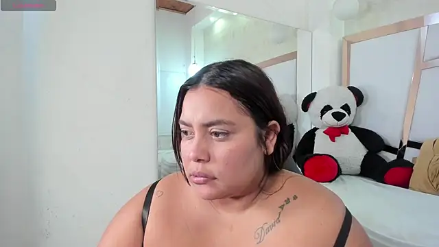 XXX chat uživo modela tatikanyx