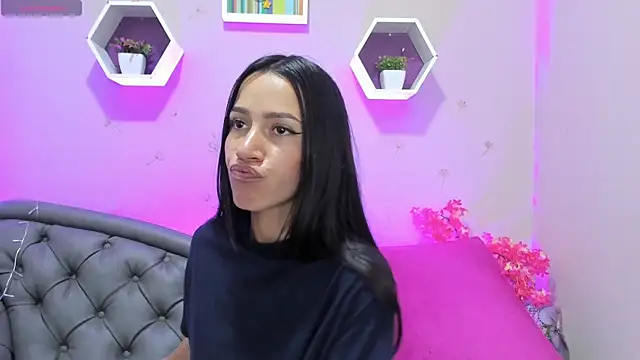 Laskhmi_ élő XXX-chatje