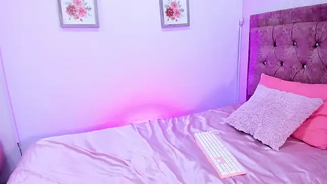 VeluniLiore's Webcam Show