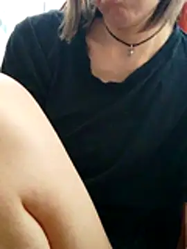 Aashikalaa Chat XXX in diretta