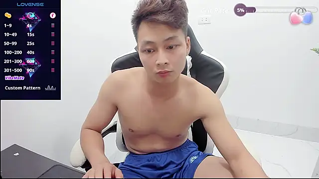 Naughty___asian Show Webcam