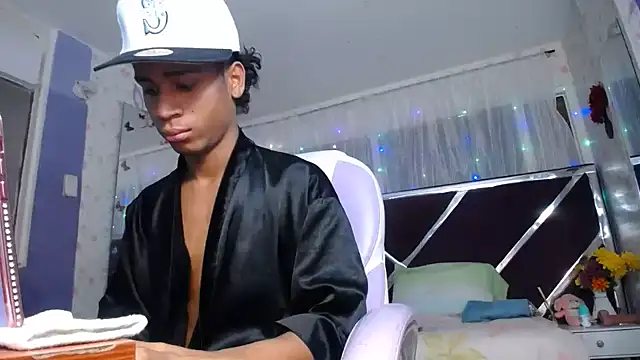 Santy_bigcock_01 webcam show