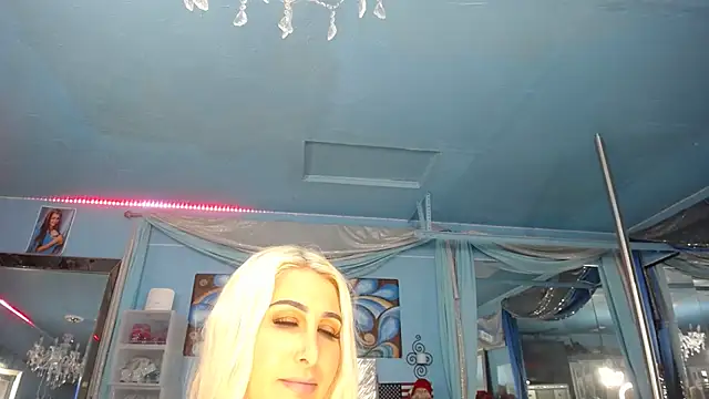 ADRIANNA_FOX 即時 XXX 聊天