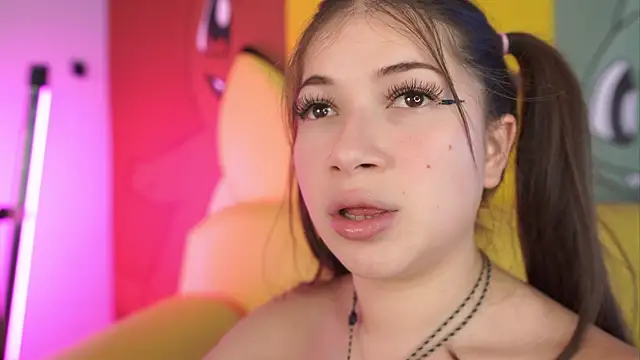 miss__pamela Adlı Modelin Canlı XXX Sohbeti