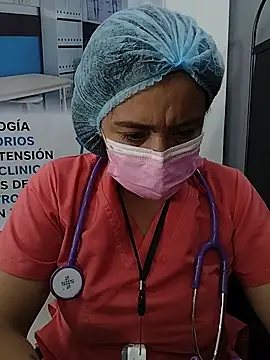 Nurse_Alice-7: διαδικτυακό σόου στην κάμερα