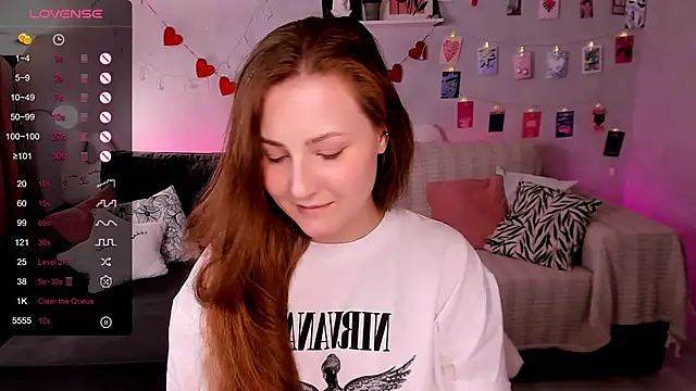 XXX chat uživo modela velvet_cherry_