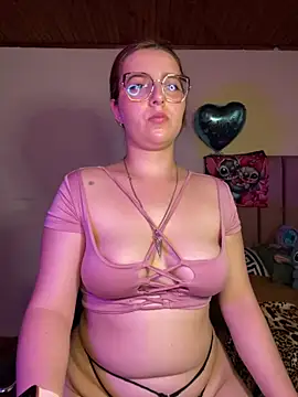 XXX chat uživo modela CoraVibes