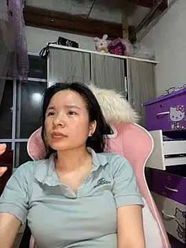 Ivy_Trix2 Live XXX-Chat