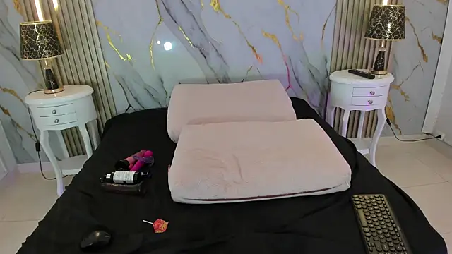 AprillRoss' Webcam Show