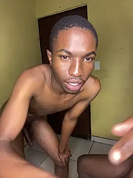 RAWFREAKYVERSE Show in webcam