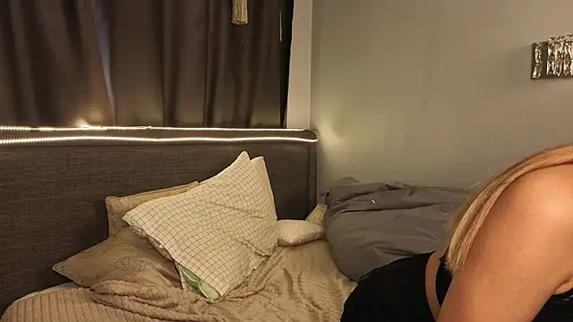 Chat +18 de KristleKirst ao vivo