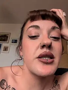 Petite_Juicy_Olive Webcam Show