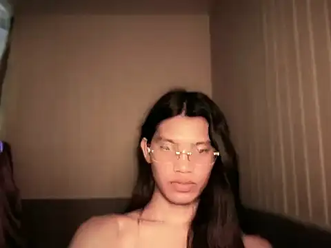 Yourgoddess_jayve Adlı Modelin Canlı XXX Sohbeti