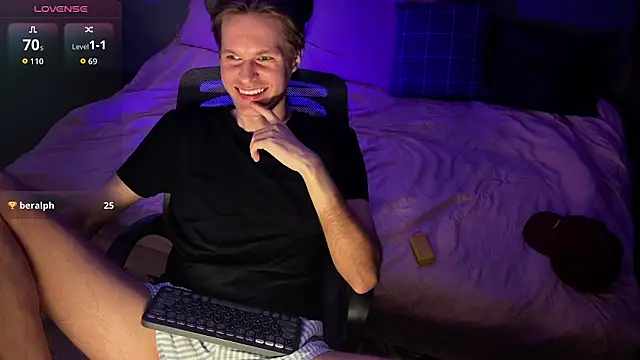 Leonnextdoor webcam show