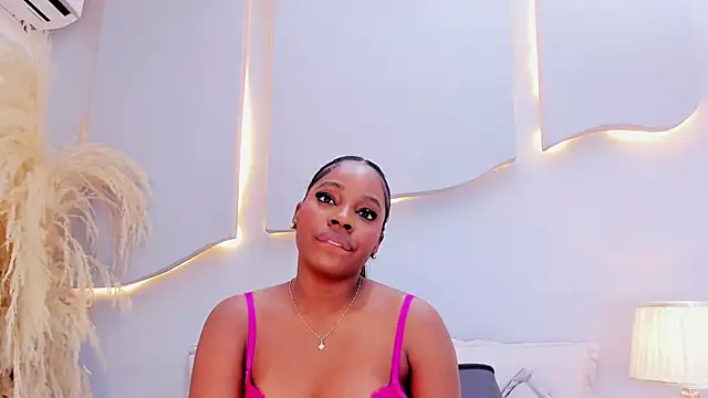 EmilyDiaaz Adlı Modelin Canlı XXX Sohbeti