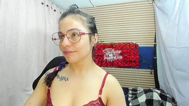 rosse_2504's Live XXX Chat