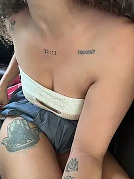roxyrougee Show in webcam