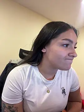 Alyha_Cortes' Live XXX Chat