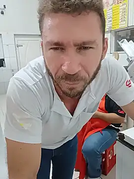 RobertoLuiz84 Adlı Modelin Canlı XXX Sohbeti