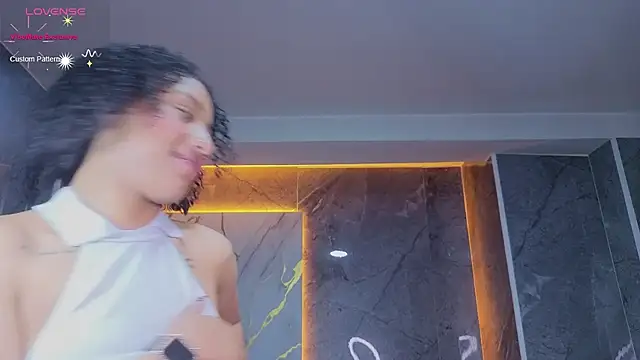 Violeth_bn Webbikameraesitys
