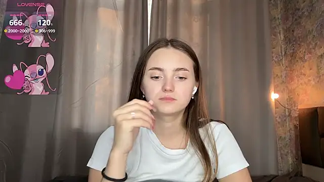 LoraDavi's Live Chat Room