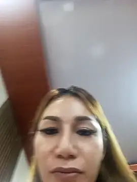 imallyoures69 Show Webcam