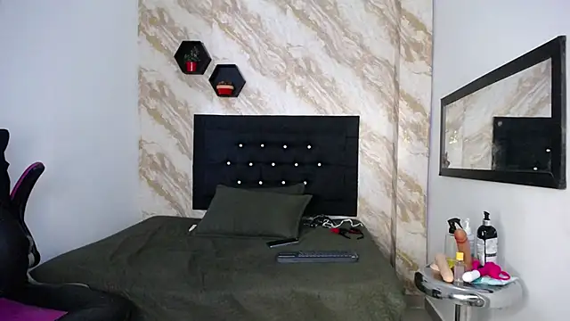 issa__love Adlı Modelin Canlı XXX Sohbeti