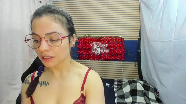 rosse_2504's Live XXX Chat