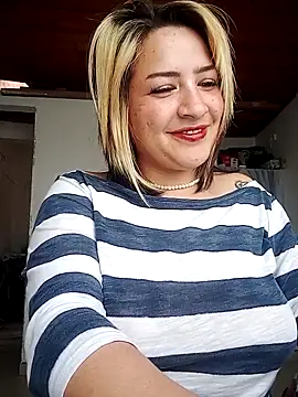 Chatroom XXX en direct de HannaJonnes_