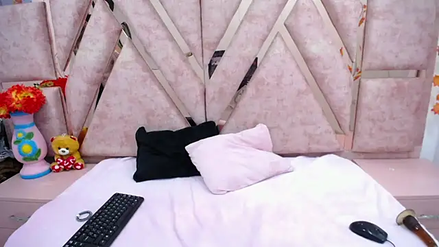 CataleyaLars20 Live XXX-chat