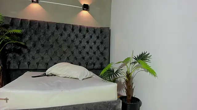 Salomon_koude Adlı Modelin Canlı XXX Sohbeti