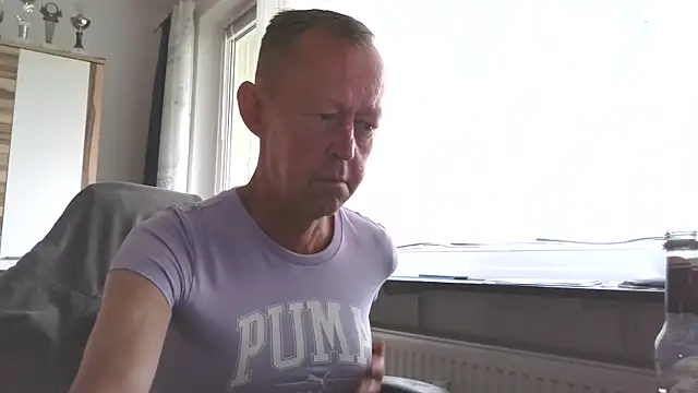 Pokazy przed kamerką – dudefemboy