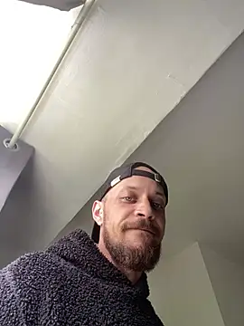 Онлайн чат XXX MattMiller28