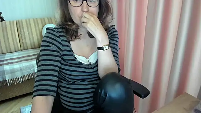 lauraoven Live XXX-Chat
