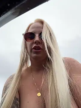 June695_ Webcam-Show