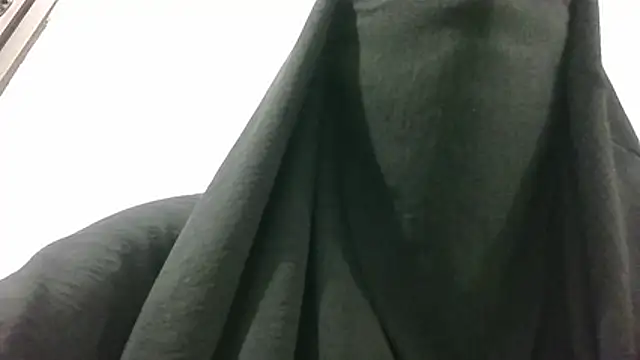 Hijabi_HotGirls Show in webcam