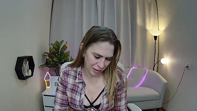 TessaDaybreak's Live XXX Chat