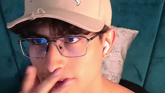 Aaron_Eze 现场XXX聊天