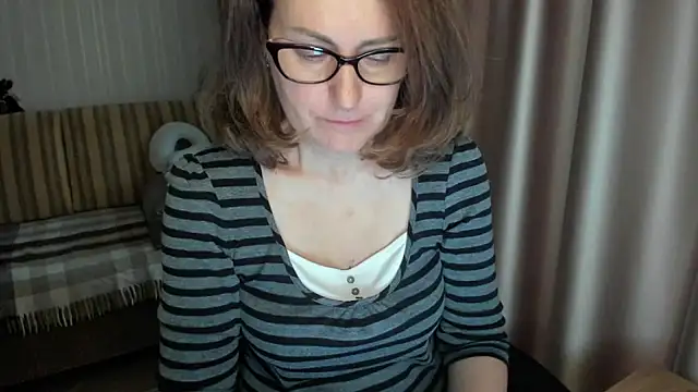 lauraovenのライブXXXチャット