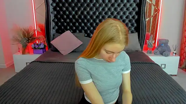Alina_BlondeのライブXXXチャット