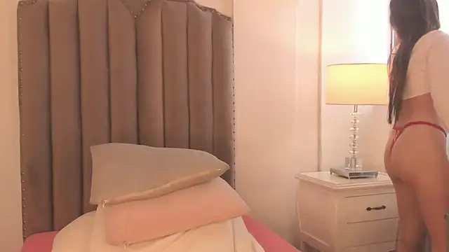 XXX chat uživo modela luna_forever7
