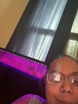 Squirtalert27's Live XXX Chat