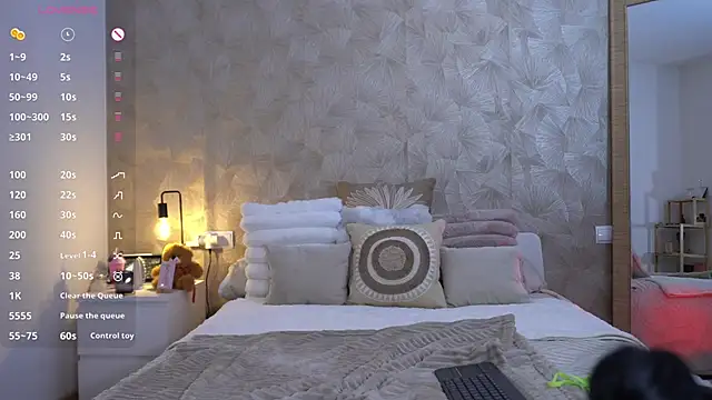 KalaBeckett_ Show in webcam