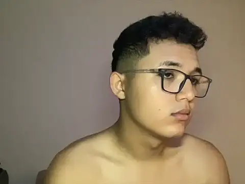 Pertunjukan Kamera Web Chriis_18