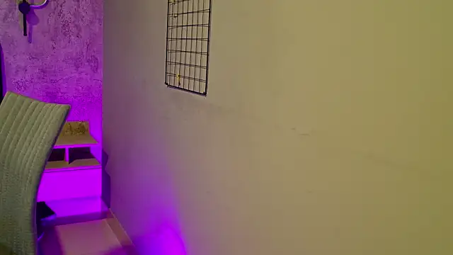 EmmaCollins01 – Naživo XXX chat