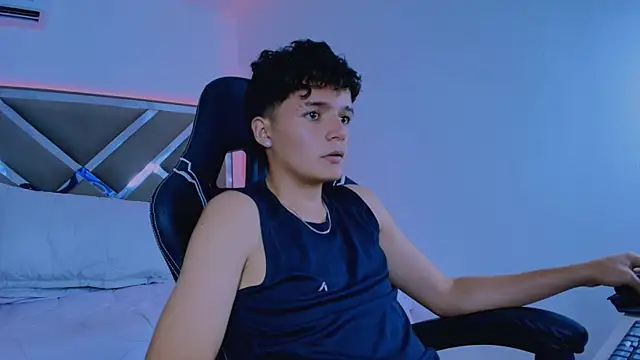 Czat XXX na żywo – Luca_Voss
