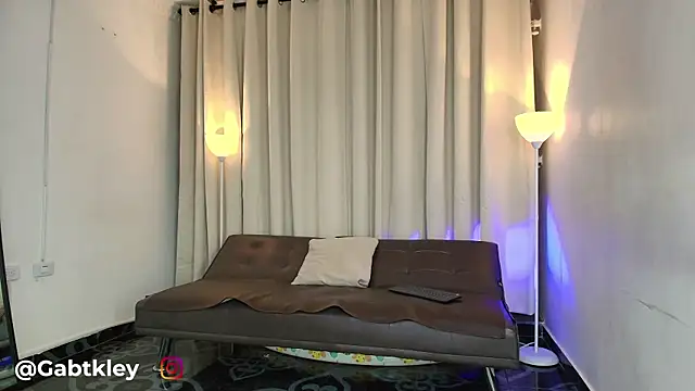 Gabtkley Adlı Modelin Canlı XXX Sohbeti