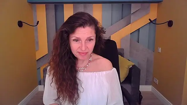 EllaLong's Live XXX Chat
