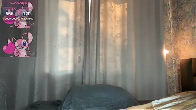 LoraDavi élő XXX-chatje