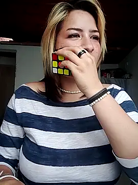 HannaJonnes_ Adlı Modelin Canlı XXX Sohbeti